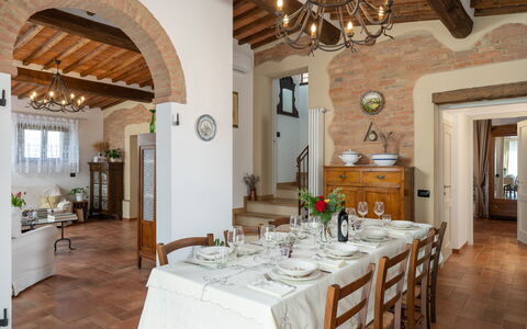 Capanna di Elfo: Mobilia, Interior Design, Legna, Pavimentazione, Tavolo, Cucina & Sala Da Pranzo Tavolo, Soffitto, Sedia, Sala Da Pranzo, Pavimento