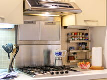 The Silent Courtyard Retreat: Spacious 2-Bedroom S