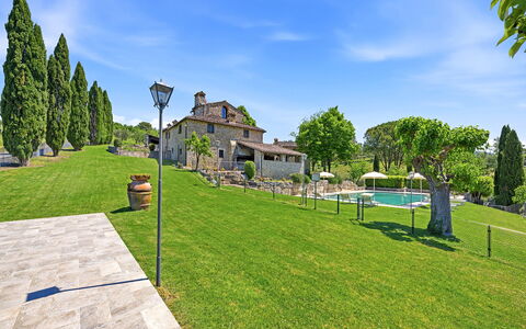Dimora Chianti Shire: Stunning Tuscan Villa on Vin: Estate, Piscina, Giardino, Landscaping, Villa, Dimora, Prato, Hacienda, Cortile, Agriturismo