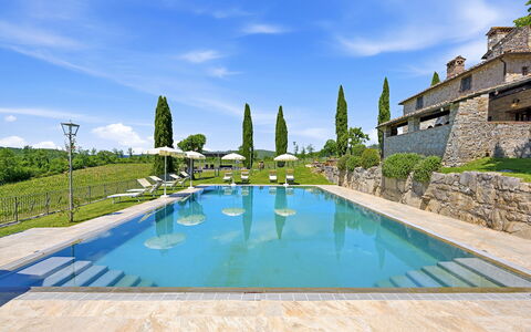 Dimora Chianti Shire: Stunning Tuscan Villa on Vin: Blu, Piscina, Estate, Villa, Eco Hotel, Landscaping, Ricorrere, Dimora, Agriturismo
