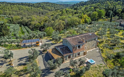 Villa Marielena Chianti Farmhouse with Hot Tub: House, Home, Rural Area, Landscape, Cottage, Roof, Land Lot, Estate, Village