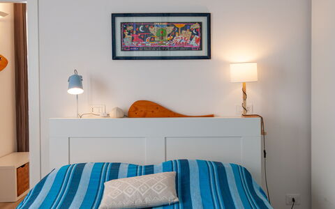 La Casa Dei Mandarini: Mobilia, Letto, Interior Design, Camera Da Letto, Bedding, Lenzuolo, Parete, Pavimento, Camera, Legna