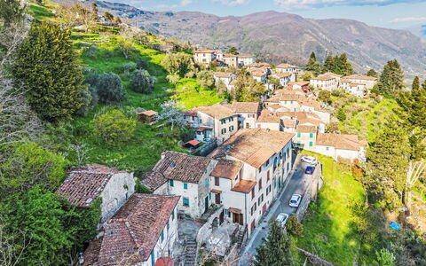 Viola: Casa, Cittadina, Zona Residenziale, Collina, Paesaggio, Villaggio, Hill Station, Area Rurale, Casa, Insediamento Umano