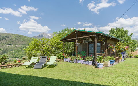 Casa al Pianaccio: Mountainous Landforms, Mountain, Hill, Mountain Range, Rural Area, Hill Station, Cottage, Garden, Valley