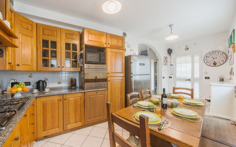 Casa al Pianaccio: Kitchen, Wood, Interior Design, Furniture, Flooring, Cabinetry, Ceiling, Countertop, Floor, Room