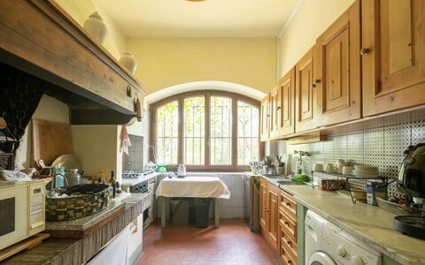 Villa Albertina: Cucina, Interior Design, Legna, Pavimentazione, Controsoffitto, Mobilia, Soffitto, Cabinetry, Illuminazione, Pavimento
