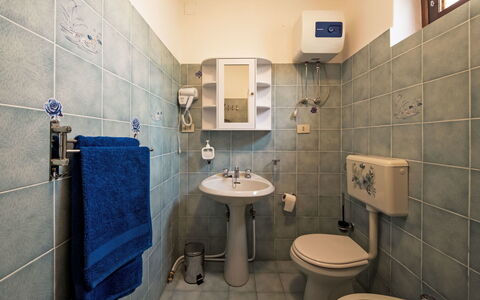 Casa Brezza del Gabberi: Wall, Flooring, Plumbing Fixture, Floor, Interior Design, Sink, Bathroom, Bathroom Sink, Toilet, Tap