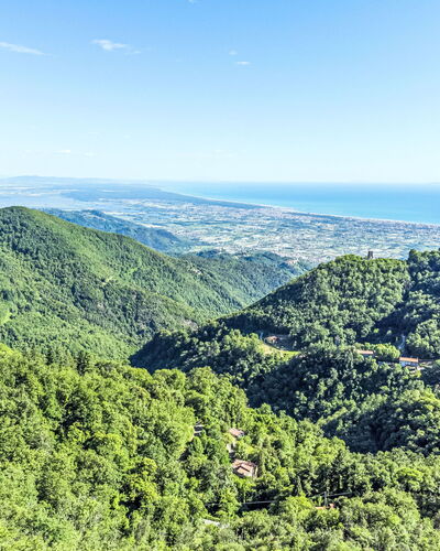 Casa Brezza del Gabberi: Sky, Mountainous Landforms, Daytime, Green, Natural Environment, Mountain, Vegetation, Natural Landscape, Hill, Highland