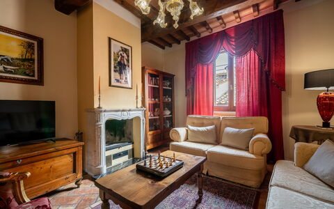 Portanuova Home, Colle Val D'elsa: Furniture, Interior Design, Wall, Flooring, Wood, Floor, Room, Lighting, Picture Frame, Living Room
