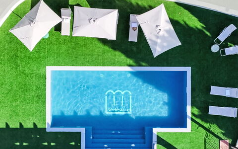 Umbriancevilla: Blue, Swimming Pool, Leisure, Resort, Lawn, Artificial Turf, Garden, Landscaping, Eco Hotel, Yard