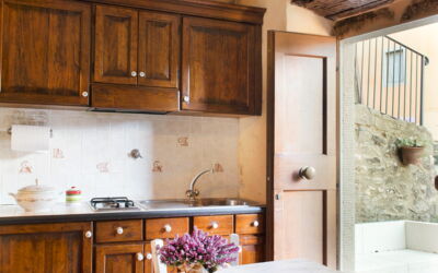 Canto al Sole: Mobilia, Interior Design, Pavimentazione, Legna, Cabinetry, Cucina, Controsoffitto, Pavimento, Tavolo, Soffitto