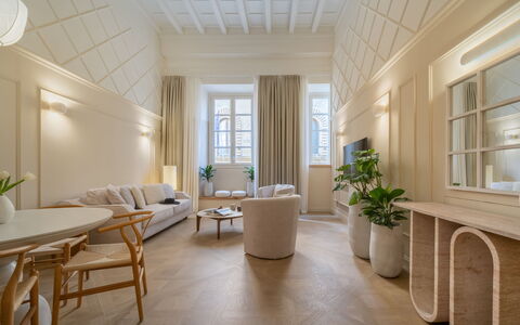 Elegant Apartments Near the Duomo: Interior Design, Flooring, Floor, Ceiling, Home, Wood Flooring, Apartment, Molding, Living Room