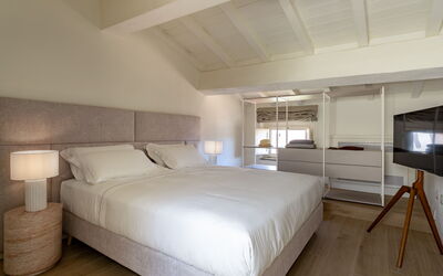 Accommodation:&nbsp;Deservi Elegant Apt. Botticelli