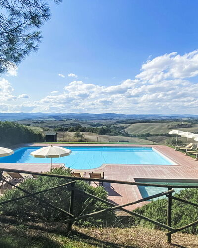 Montalcino 17: Swimming Pool, Villa, Hotel