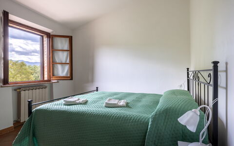 Oliveto del Cantarello: Interior Design, Parete, Camera Da Letto, Mobilia, Letto, Legna, Lenzuolo, Pavimentazione, Bedding, Soffitto