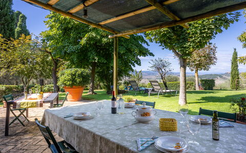 Maria Gabriella Home & Cottage: Mobilia, Mobili Da Esterno, Sedia, Giardino, Shade, Tavolo Esterno, Eco Hotel, Cortile, Cucina & Sala Da Pranzo Tavolo, Landscaping