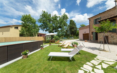 The Tuscan Retreat Spa: Zona Residenziale, Giardino, Lotto, Mobili Da Esterno, Casa, Shade, Backyard, Piscina, Landscaping, Estate