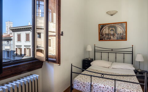 Cuore Di Firenze Apartment: Parete, Interior Design, Pavimento, Pavimentazione, Appartamento, Camera Da Letto, Casa, Cornice, Camera, Letto