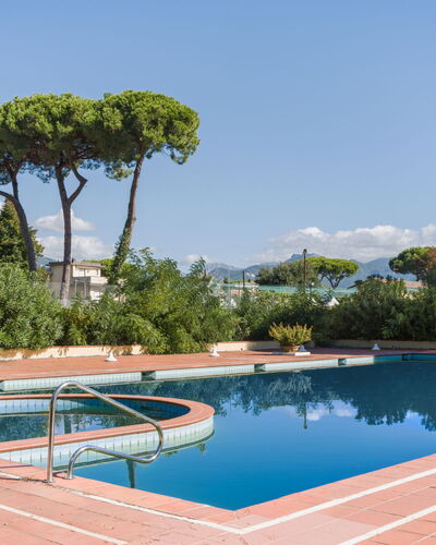 Appartamento Residence Henderson: Shade, Swimming Pool, Landscaping, Hacienda, Eco Hotel, Resort Town, Resort, Villa
