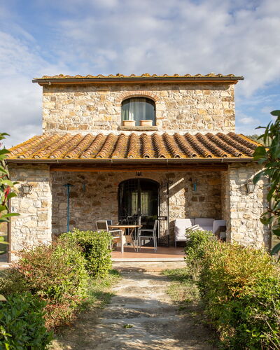 La Casina Cottage: Roof, House, Shrub, Land Lot, Cottage, Rural Area, Farmhouse, Estate, Garden