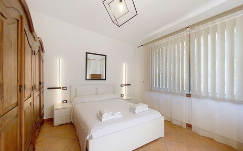 Your Tuscan Retreat: Interior Design, Soffitto, Pavimentazione, Pavimento, Letto, Mobilia, Casa, Camera Da Letto, Appartamento, Illuminazione