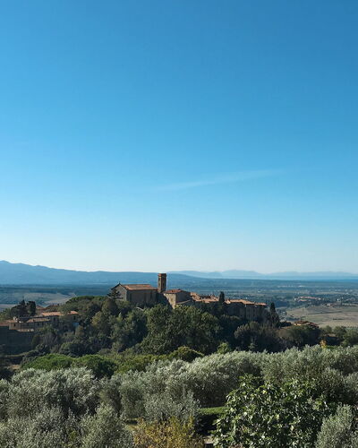 Your Tuscan Retreat: Sky, Nature, Horizon, Vegetation, Landscape, Grassland, Summer, Ecoregion, Rural Area, Land Lot