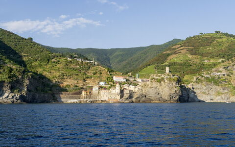Casa Dolly, Monterosso 5 Terre: Montagna, Geografia Montane, Corpo D'Acqua, Collina, Costa, Highland, Terreno, Costiera E Morfologie Oceanic, Roccia, Paesaggio