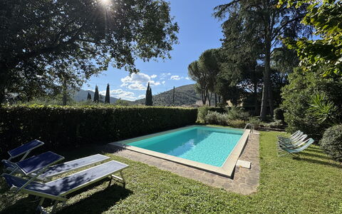 Allo Scoiattolo: Piscina, Shade, Giardino, Ricorrere, Eco Hotel, Landscaping, Backyard, Hacienda, Cortile, Hedge