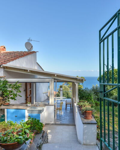 Casina Solu: Residential Area, House, Home, Roof, Estate, Cottage, Balcony, Suburb, Garden, Village