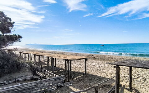 Roccamare Engel: Blu, Acqua, Corpo D'Acqua, Spiaggia, Ambiente Naturale, Legna, Orizzonte, Costa, Mare