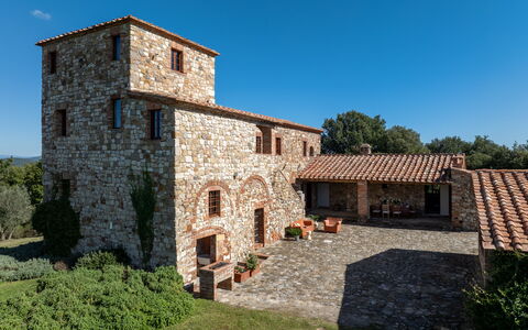 Villa Il Gabbro: Parete, Costruzione, Architettura, Facciata, Casa, Paesaggio, Area Rurale, Muro ​​Di Pietra, Estate, Porta