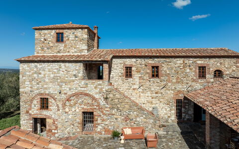 Villa Il Gabbro: Parete, Costruzione, Architettura, Facciata, Muro ​​Di Pietra, Muratura, Brick, Porta, Estate, Cobblestone