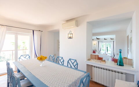 La Terrazza sul Mare: Mobilia, Interior Design, Pavimentazione, Legna, Tavolo, Soffitto, Sedia, Pavimento, Sala Da Pranzo, Cucina & Sala Da Pranzo Tavolo