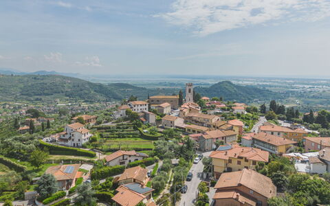 La Terrazza: Geografia Montane, Zona Residenziale, Collina, Cittadina, Estate, Quartiere, Highland, Paesaggio, Visione Globale, Casa