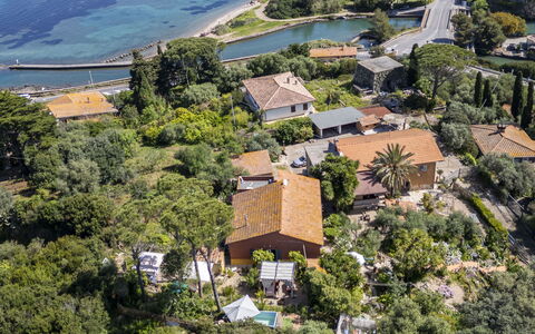 La Torre sul Ponte, Seaview, Garden: Acqua, Albero, Zona Residenziale, Casa, Paesaggio, Costa, Costiera E Morfologie Oceanic, Casa, Fotografia Aerea, Visione Globale