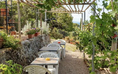 La Torre sul Ponte, Seaview, Garden: Shade, Garden, Agriculture, Plantation, Chair, Outdoor Furniture, Outdoor Structure, Outdoor Table