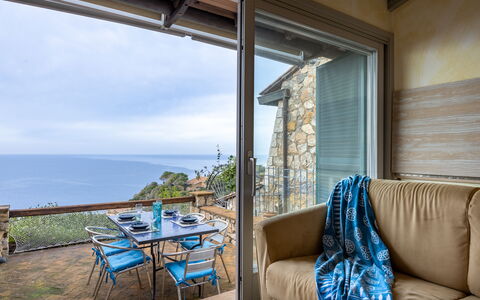 Stella Marina Apartment with Pool, Porto Santo Ste: Mobilia, Mare, Sedia, Balcone, Oceano, Eco Hotel, Ricorrere, Costa, Cucina & Sala Da Pranzo Tavolo, Tavolino Da Caffè