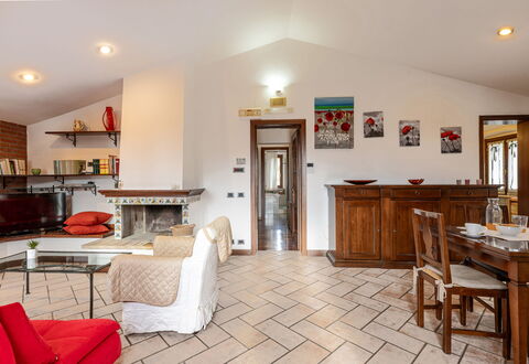 Casa Miramonti: Mobilia, Interior Design, Pavimentazione, Pavimento, Legna, Soffitto, Camera, Illuminazione, Divano, Soggiorno