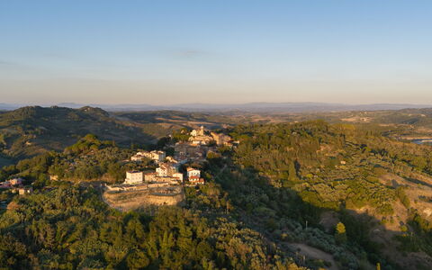 Villa Elisa: Paesaggio, Collina, Hill Station, Mattina, Luce Del Sole, Visione Globale, Chaparral, Fotografia Aerea, Villaggio, Shrubland