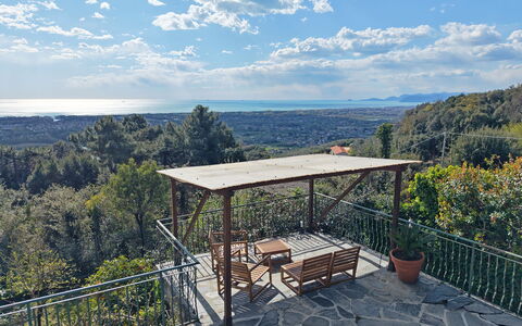 Villa Il Giardino: Mobilia, Mobili Da Esterno, Recinzione, Ferro, Sedia, Balcone, Deck, Shade, Tavolo Esterno, Corrimano