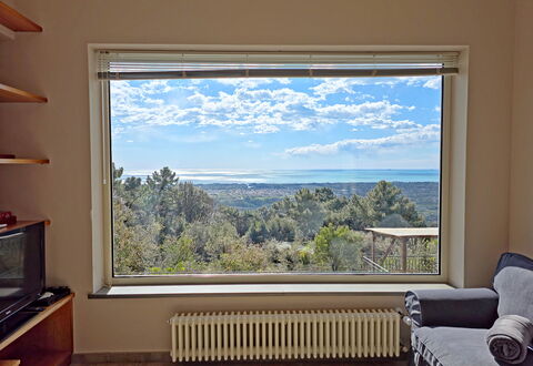 Villa Il Giardino: Bicchiere, Illuminazione Diurna, Soggiorno