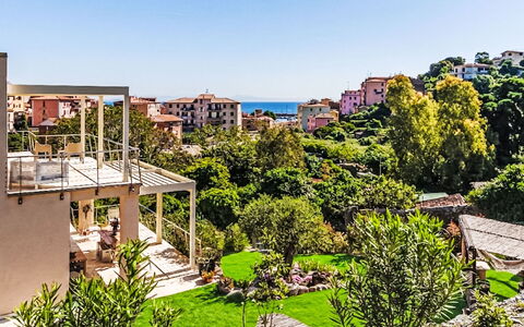 L'Eco di Rio: Zona Residenziale, Arbusto, Appartamento, Casa, Giardino, Estate, Balcone, Sobborgo, Condominio, Cortile