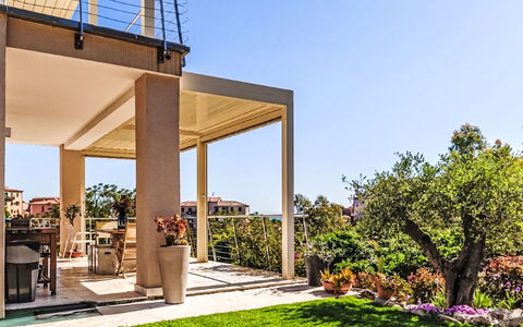 L'Eco di Rio: Shade, Portico, Struttura Esterna, Giardino, Pergola, Eco Hotel, Colonna, Landscaping, Estate, Design