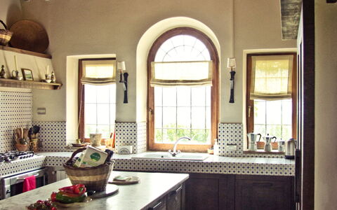 Selvamica: Mobilia, Interior Design, Parete, Pavimentazione, Legna, Soffitto, Cucina, Pavimento, Casa, Illuminazione