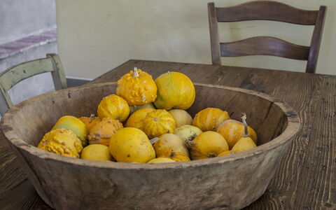 Villa Il Colto: Fruit, Food, Produce, Ingredient, Tableware, Natural Foods, Basket