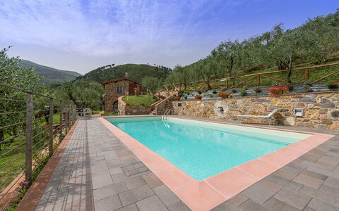 Il Podere: Piscina, Giochi D'Acqua, Flagstone, Piastrella, Ricorrere