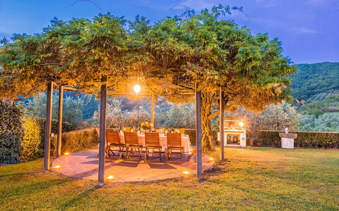 Villa Il Castagno: Nature, Garden, Shade, Sunlight, Landscaping, Landscape Lighting, Eco Hotel, Yard, Backyard, Hacienda