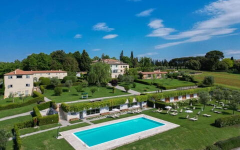 Loft Borgo Syrah: Giardino, Hedge, Prato, Landscaping, Parco, Piantagione, Giardino Botanico, Cortile, Villa