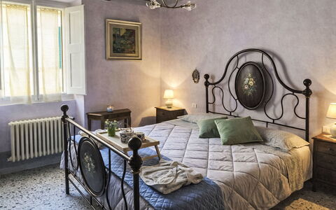 Casa Beppina Cortona: Mobilia, Camera Da Letto, Pavimentazione, Interior Design, Letto, Pavimento, Telaio Del Letto, Camera, Bedding, Lenzuolo