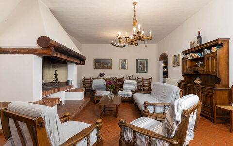 Il Leccio, Vinci, Private Pool and Tennis: Mobilia, Interior Design, Pavimentazione, Legna, Soffitto, Pavimento, Camera, Divano, Soggiorno, Tavolo